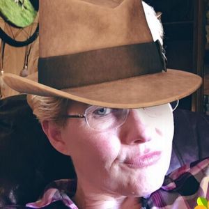 Meet your Posher, Ramona